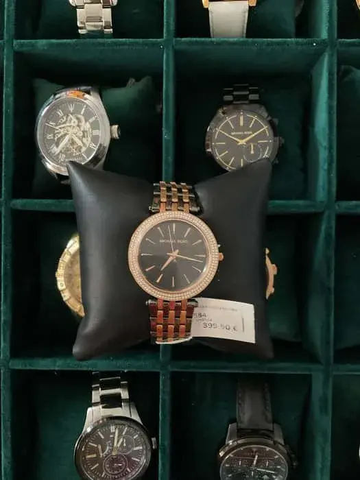 Reloj Michael Kors Esfera oscura bicolor