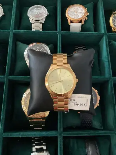 Reloj Michael Kors Dorado de esfera clara