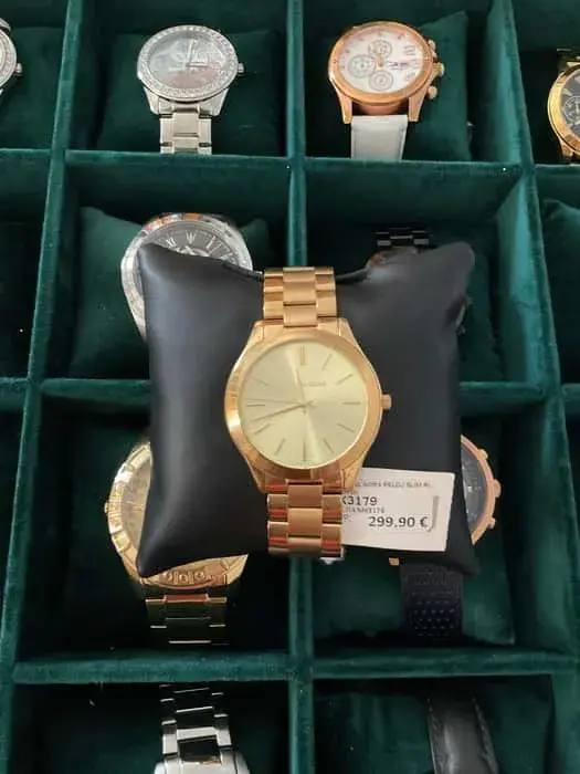 Reloj Michael Kors Dorado de esfera clara