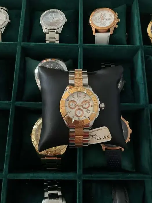 Reloj Guess Collection Cronógrafo bicolor