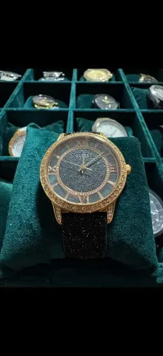 Reloj Guess Cronógrafo con correa negra