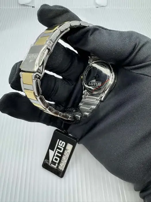 Reloj Lotus Bicolor dorado