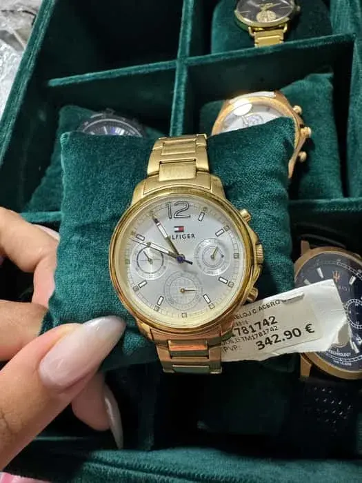 Reloj Tommy Hilfiger Cronógrafo dorado