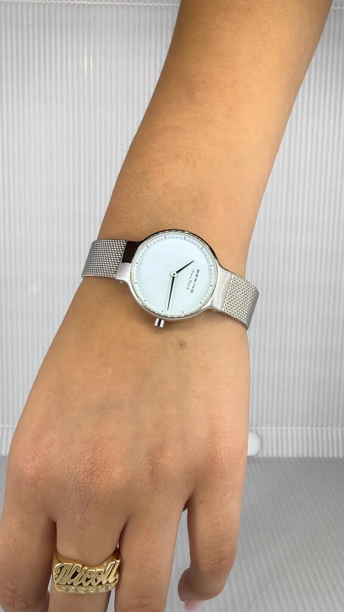 Reloj Bering Blanco minimalista de malla