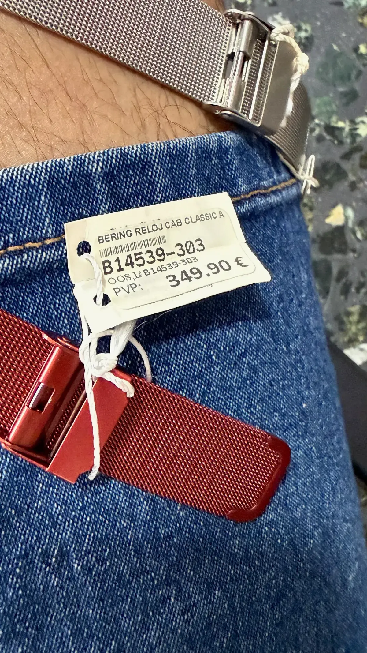 Reloj Bering Borgoña clásico de malla