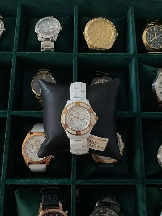 Reloj Guess Collection Cerámica blanca y bisel brillante