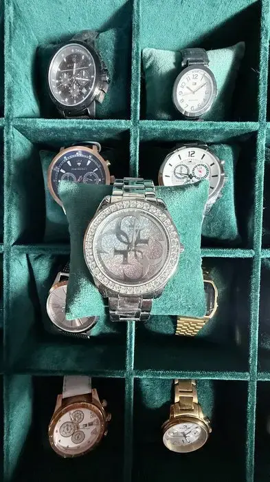 Reloj Guess Acero con bisel de cristales