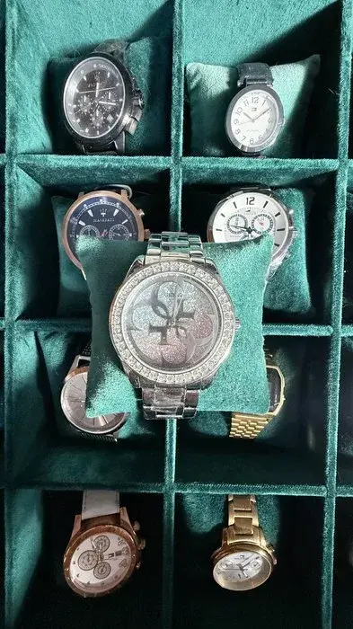 Reloj Guess Acero con bisel de cristales