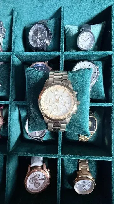 Reloj Michael Kors Cronógrafo bicolor de esfera clara