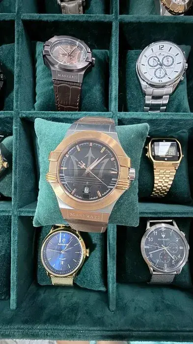 Reloj Maserati Esfera azul y caja dorada
