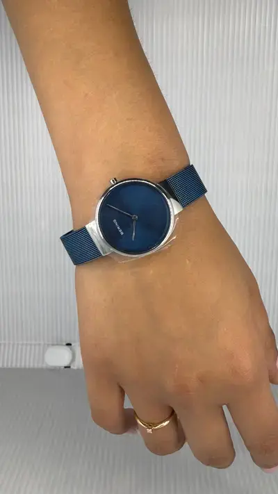 Reloj Bering Azul monocromático de malla