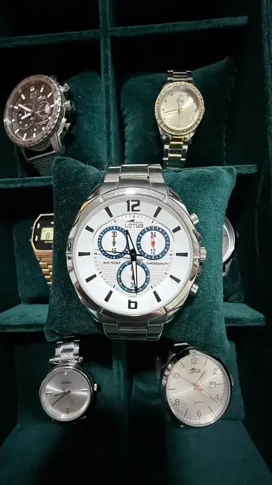 Reloj Lotus Cronógrafo blanco con detalles azules